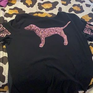 v-neck tshirt. crew neck tshirt